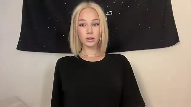 ur molly online show from 24, 4, 2026