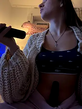 Snapshot of EmilyWi_ chatting on 14, 10, 2025 EmilyWi  online show from 14, 10, 2025