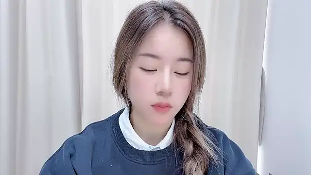 chloe-01 online show from 16, 12, 2024