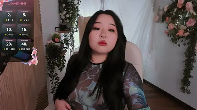 Snapshot of mei_honey_ chatting on 5, 3, 2025 mei honey  online show from 5, 3, 2025