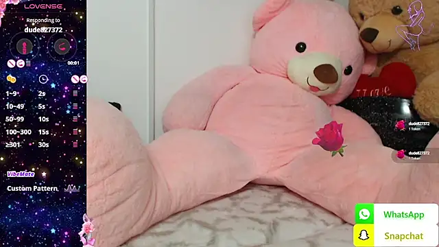 Snapshot of EvelynAisha chatting on 6, 1, 2025 EvelynAisha online show from 6, 1, 2025