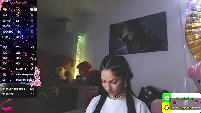 Snapshot of EvelynAisha chatting on 1, 2, 2025 EvelynAisha online show from 1, 2, 2025