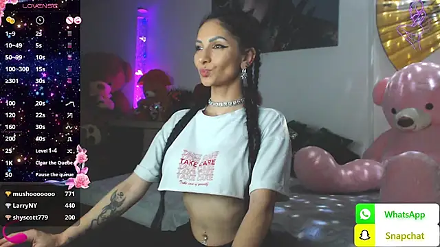 Snapshot of EvelynAisha chatting on 1, 2, 2025 EvelynAisha online show from 1, 2, 2025