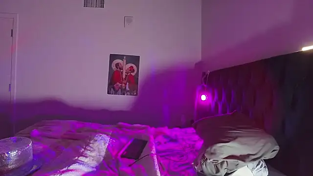 Snapshot of bearcloudcomputa chatting on 1, 1, 2025 bearcloudcomputa online show from 1, 1, 2025