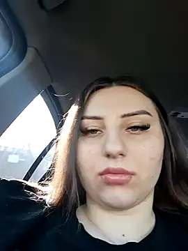 Snapshot of KarinaCelinne chatting on 5, 1, 2025 KarinaCelinne online show from 5, 1, 2025