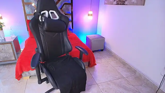 BRITHANY SPARK online show from 7, 11, 2025