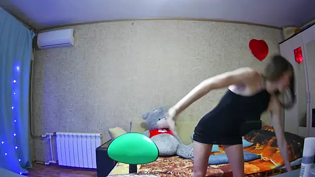 Snapshot of --Model--2 chatting on 5, 12, 2024 --Model--2 online show from 5, 12, 2024