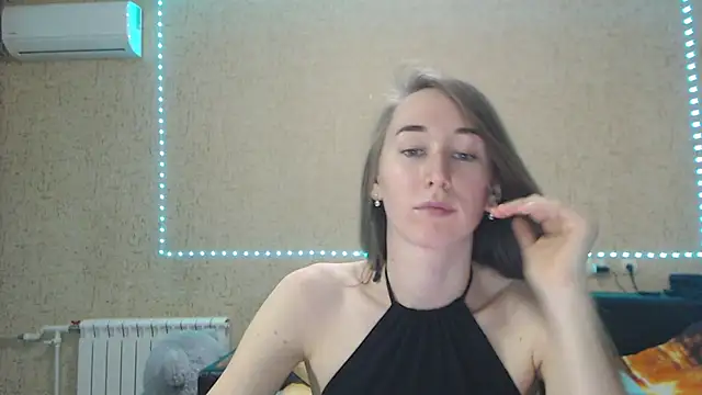 Snapshot of --Model--2 chatting on 8, 1, 2025 --Model--2 online show from 8, 1, 2025