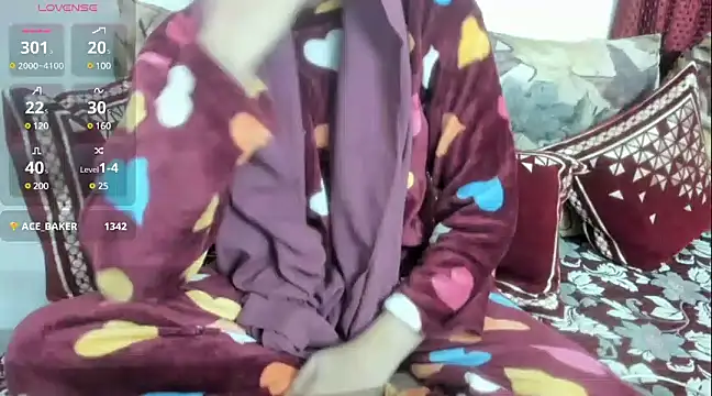 Reika 01 online show from 8, 12, 2024