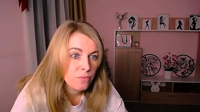 Hot Milady online show from 24, 12, 2024