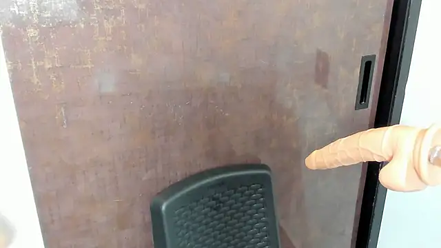 Snapshot of klhoe_boobs chatting on 16, 3, 2025 klhoe boobs online show from 16, 3, 2025