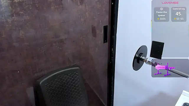 Snapshot of klhoe_boobs chatting on 5, 10, 2025 klhoe boobs online show from 5, 10, 2025