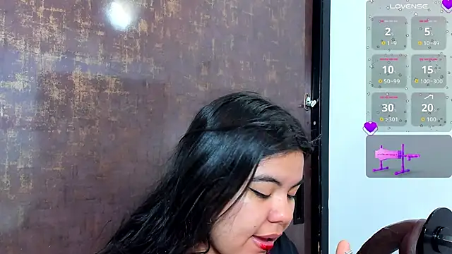 Snapshot of klhoe_boobs chatting on 14, 11, 2025 klhoe boobs online show from 14, 11, 2025