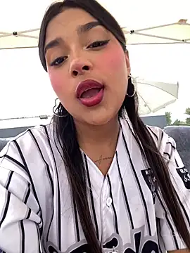 Snapshot of Mariangel_11 chatting on 1, 2, 2026 Mariangel 11 online show from 1, 2, 2026