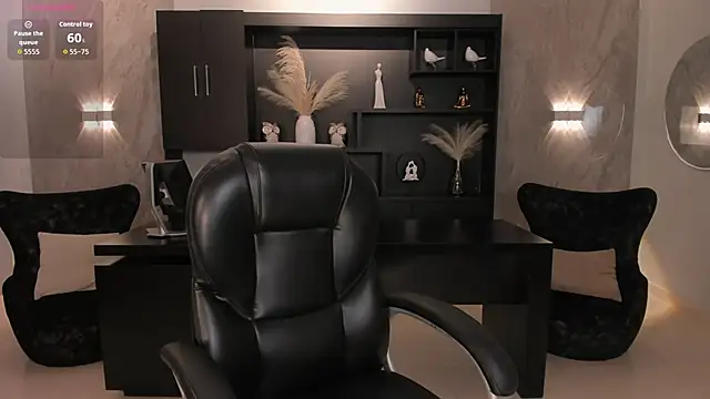 ValeriaRoldanX online show from 18, 10, 2025