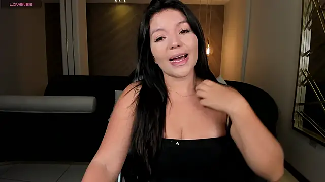 ValeriaRoldanX online show from 10, 4, 2026