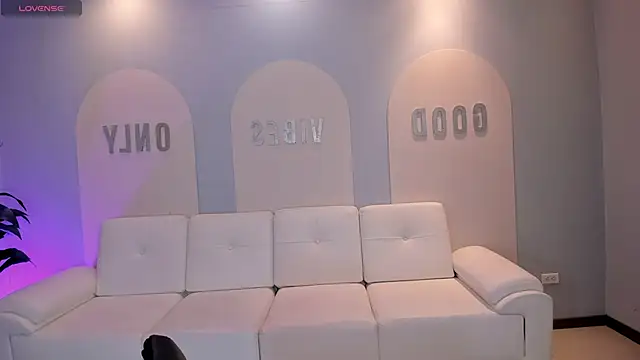 ValeriaRoldanX online show from 19, 4, 2026