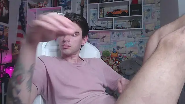 Snapshot of Mike_Burn chatting on 4, 3, 2025 Mike Burn online show from 4, 3, 2025