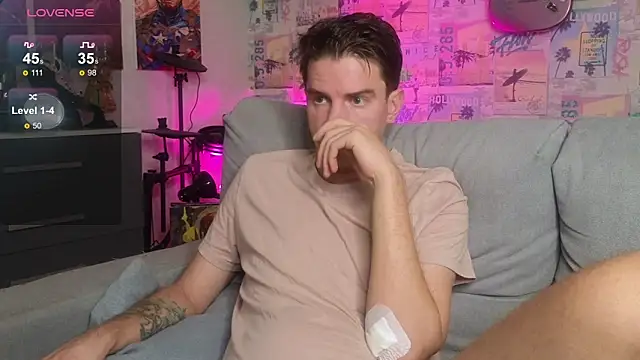 Snapshot of Mike_Burn chatting on 26, 10, 2025 Mike Burn online show from 26, 10, 2025