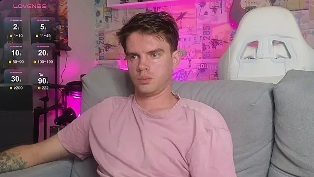 Snapshot of Mike_Burn chatting on 2, 11, 2025 Mike Burn online show from 2, 11, 2025