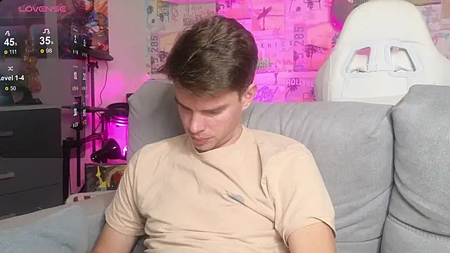 Snapshot of Mike_Burn chatting on 4, 11, 2025 Mike Burn online show from 4, 11, 2025