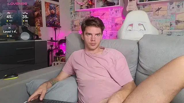 Snapshot of Mike_Burn chatting on 12, 11, 2025 Mike Burn online show from 12, 11, 2025