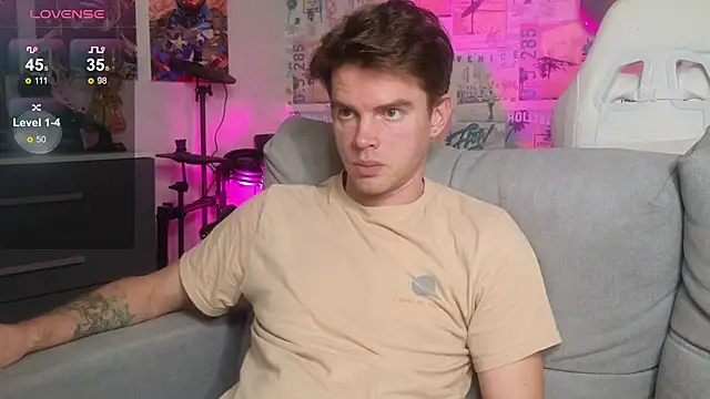 Snapshot of Mike_Burn chatting on 2, 12, 2025 Mike Burn online show from 2, 12, 2025