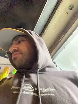 JuanZapata33 online show from 25, 12, 2024