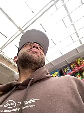 JuanZapata33 online show from 3, 2, 2025