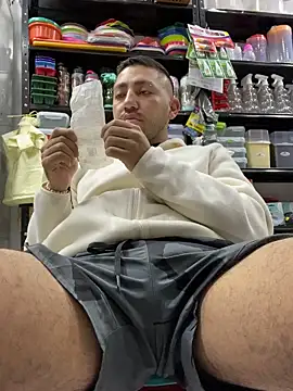 JuanZapata33 online show from 9, 10, 2025