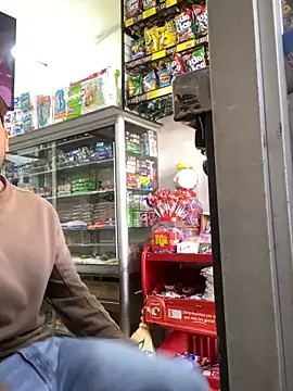 JuanZapata33 online show from 6, 4, 2026