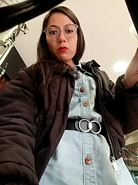 Snapshot of VALERY-03_ chatting on 4, 5, 2026 VALERY-03 online show from 4, 5, 2026
