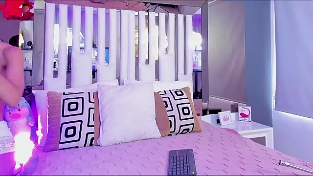 Kitty Eliffe online show from 20, 12, 2024