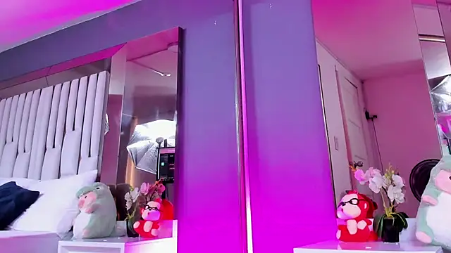 Kitty Eliffe online show from 28, 2, 2025