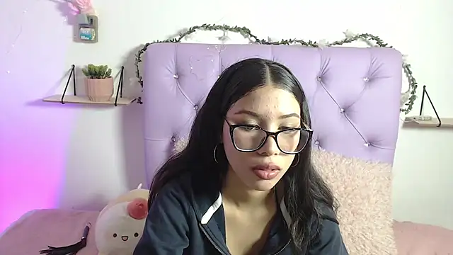 Snapshot of AmberJeong chatting on 3, 2, 2025 AmberJeong online show from 3, 2, 2025