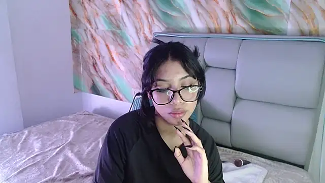 Snapshot of AmberJeong chatting on 28, 2, 2025 AmberJeong online show from 28, 2, 2025