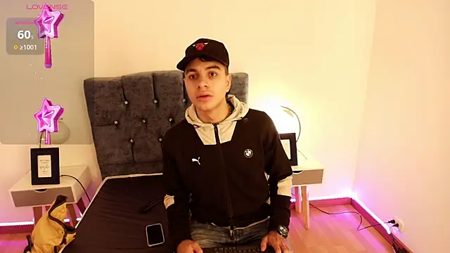 Snapshot of Amadeo_Wild chatting on 4, 12, 2024 Amadeo Wild online show from 4, 12, 2024