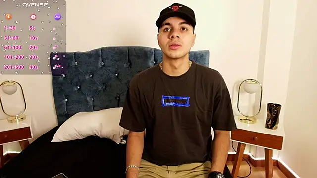 Snapshot of Amadeo_Wild chatting on 5, 12, 2024 Amadeo Wild online show from 5, 12, 2024