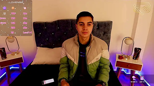 Snapshot of Amadeo_Wild chatting on 12, 12, 2024 Amadeo Wild online show from 12, 12, 2024