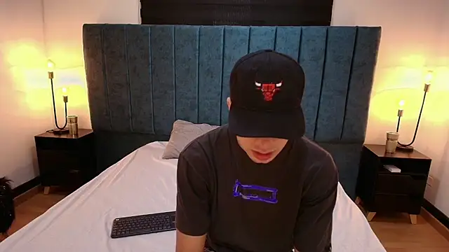 Snapshot of Amadeo_Wild chatting on 29, 12, 2024 Amadeo Wild online show from 29, 12, 2024