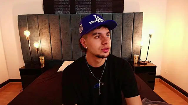 Snapshot of Amadeo_Wild chatting on 15, 2, 2025 Amadeo Wild online show from 15, 2, 2025