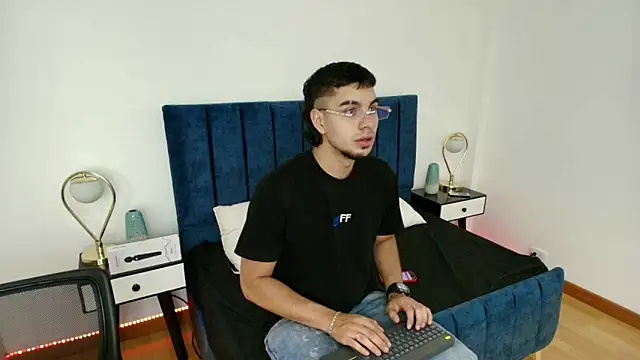 Snapshot of Amadeo_Wild chatting on 15, 3, 2025 Amadeo Wild online show from 15, 3, 2025