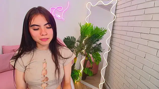 Snapshot of Roxanne_tay chatting on 11, 12, 2024 Roxanne tay online show from 11, 12, 2024