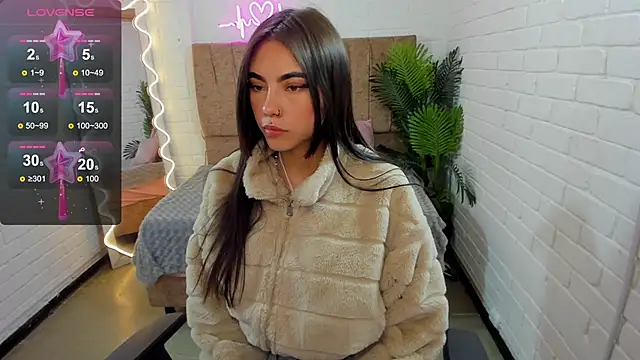 Snapshot of Roxanne_tay chatting on 30, 1, 2025 Roxanne tay online show from 30, 1, 2025