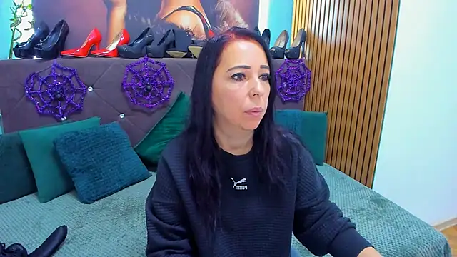 Snapshot of LauraSin chatting on 25, 10, 2025 LauraSin online show from 25, 10, 2025