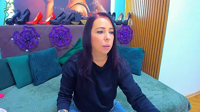 Snapshot of LauraSin chatting on 30, 10, 2025 LauraSin online show from 30, 10, 2025