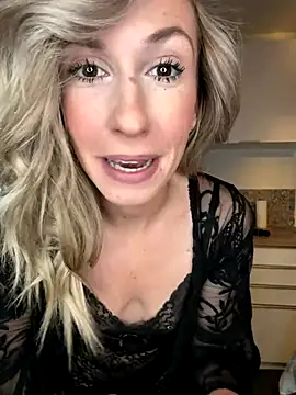 lola tentatiion online show from 20, 11, 2025