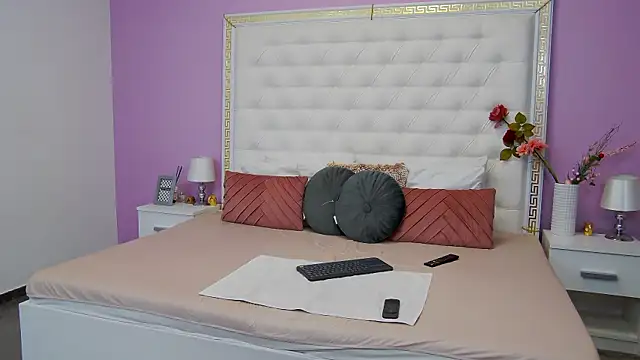 Snapshot of Lenna_Paul chatting on 7, 2, 2025 Lenna Paul online show from 7, 2, 2025