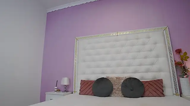 Lenna Paul online show from 22, 12, 2025