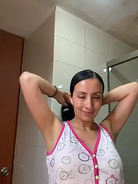 Snapshot of yaralyminjo2 chatting on 7, 12, 2024 yaralyminjo2 online show from 7, 12, 2024